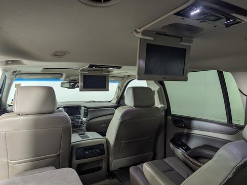 Used 2017 Chevrolet Suburban Premier image 19