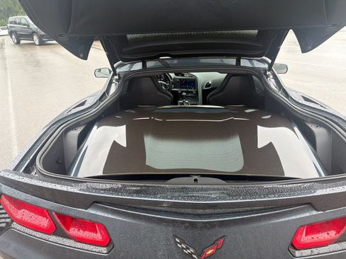 Used 2019 Chevrolet Corvette Stingray Coupe RWD image 7