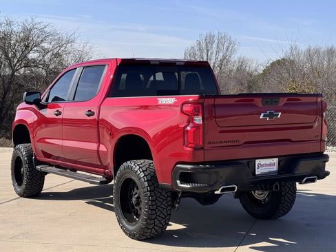 Used 2025 Chevrolet Silverado 1500 LT Trail Boss w/ LT Trail Boss Premium Package AWD/4WD image 4