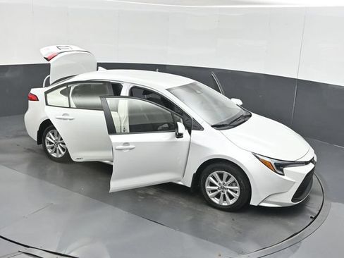 Used 2026 Toyota Corolla LE w/ LE Premium Package AWD/4WD image 60