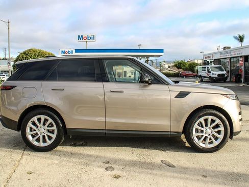 Used 2023 Land Rover Range Rover Sport SE AWD/4WD image 7