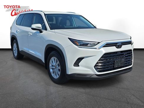 Used 2024 Toyota Grand Highlander FWD image 3