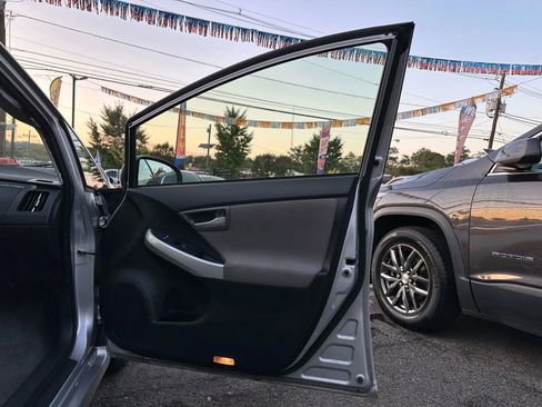 Used 2014 Toyota Prius Plug-In Hybrid image 20