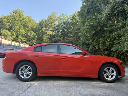 Used 2020 Dodge Charger SXT RWD image 5