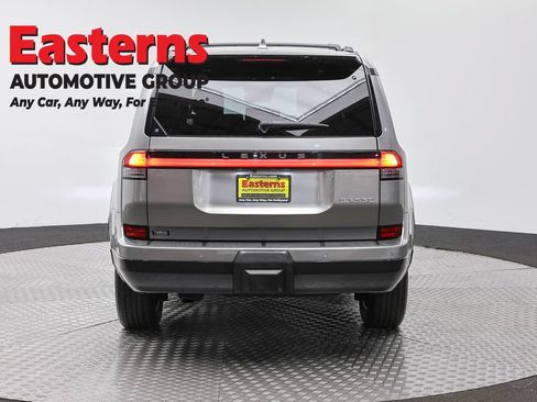 Used 2024 Lexus GX 550 w/ Cold Area Package AWD/4WD image 6