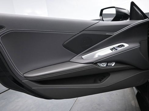 Used 2025 Chevrolet Corvette Stingray Coupe w/ Z51 Performance Package image 25