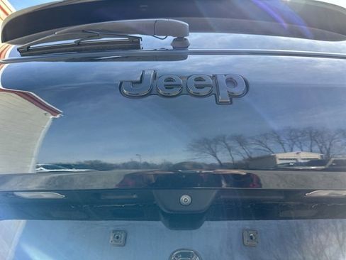 Used 2023 Jeep Grand Cherokee L Limited w/ Black Appearance Package image 12