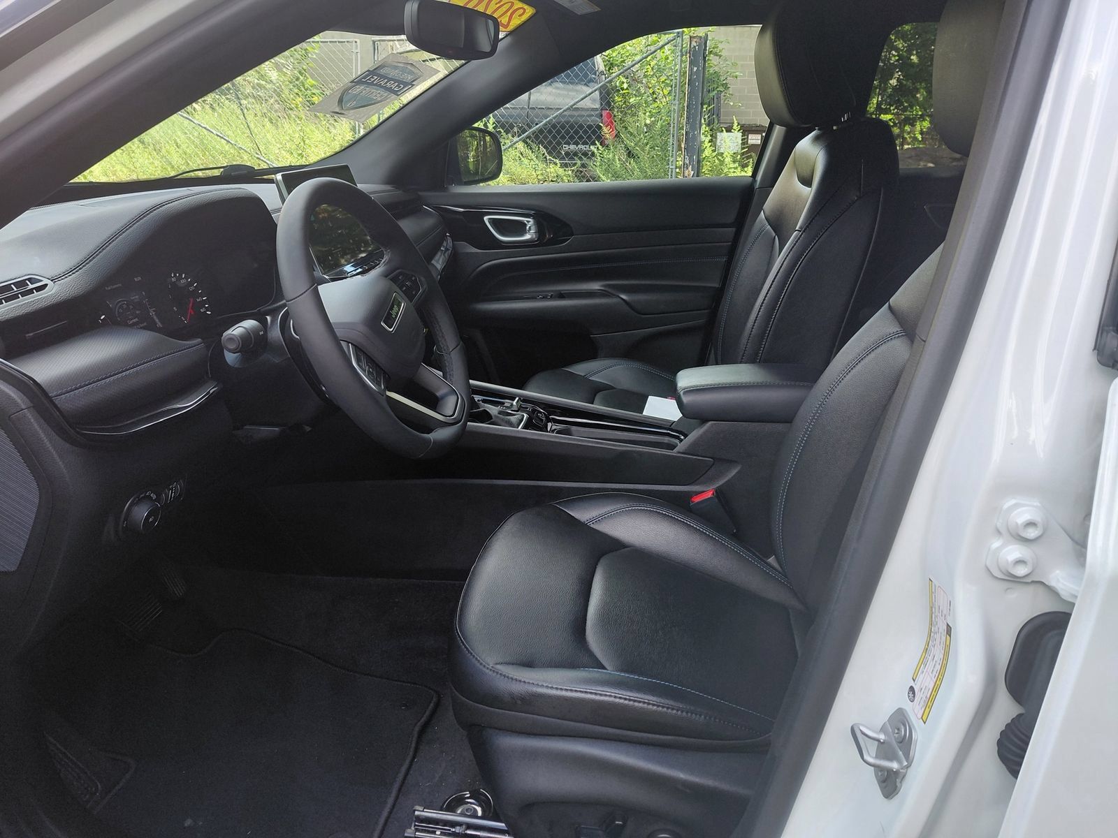 Used 2026 Jeep Compass Limited AWD/4WD image 2