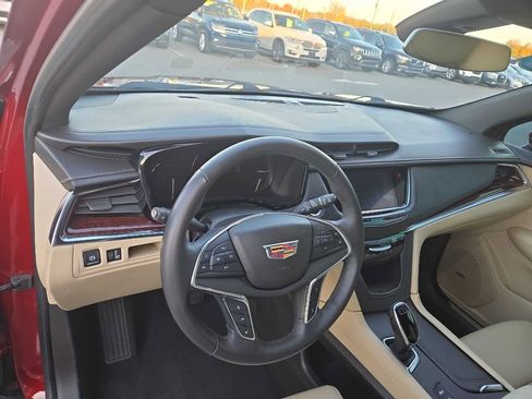 Used 2017 Cadillac XT5 Luxury w/ Driver Awareness Package image 21