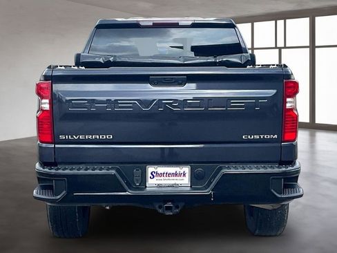 Used 2022 Chevrolet Silverado 1500 Custom Trail Boss AWD/4WD image 5