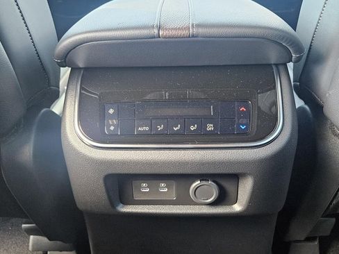 New 2026 Nissan Armada SL w/ Captain's Chari Seat Package image 17