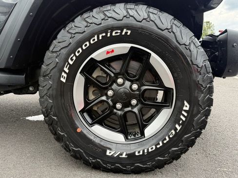 Used 2021 Jeep Wrangler Unlimited Rubicon w/ Dual Top Group AWD/4WD image 3