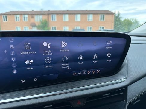 Used 2024 Buick Envision Preferred AWD/4WD image 17