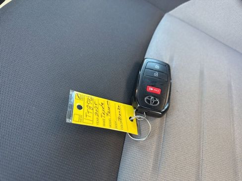 Used 2025 Toyota Tacoma TRD Sport image 37