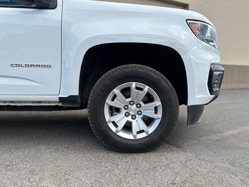 Used 2022 Chevrolet Colorado LT RWD image 2