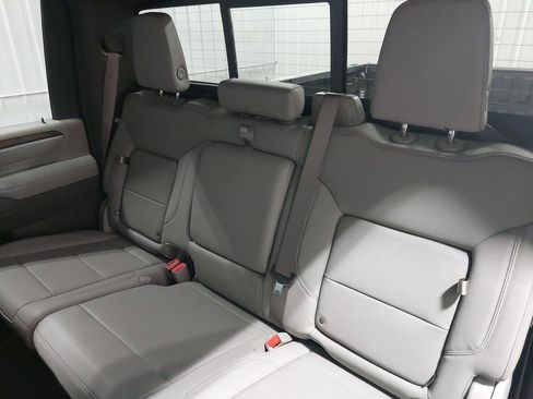 New 2026 GMC Sierra 3500 SLT w/ SLT Premium Package image 14