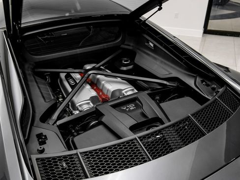 Used 2018 Audi R8 V10 AWD/4WD image 52