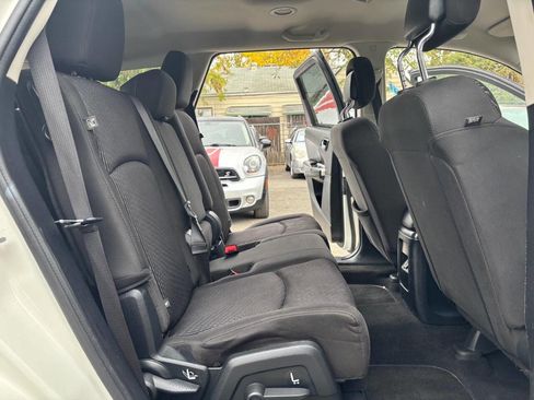 Used 2017 Dodge Journey SE w/ Flexible Seating Group image 14