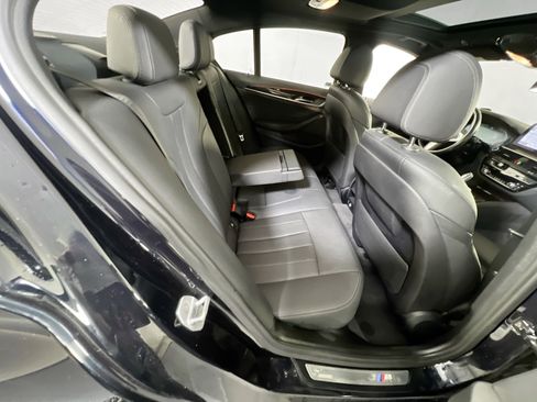 Used 2021 BMW 530i xDrive w/ M Sport Package image 27