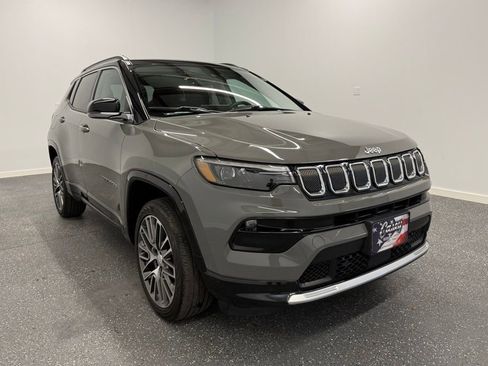 Used 2022 Jeep Compass Limited w/ Elite Group image 4