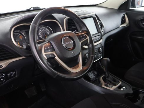 Used 2016 Jeep Cherokee Latitude w/ Cold Weather Group image 22