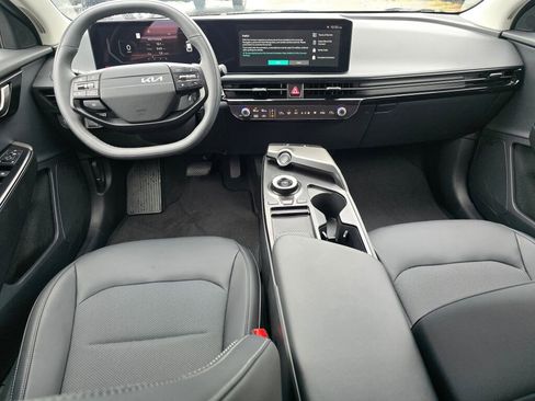 Used 2025 Kia EV6 Light w/ Light LR Technology Package image 18