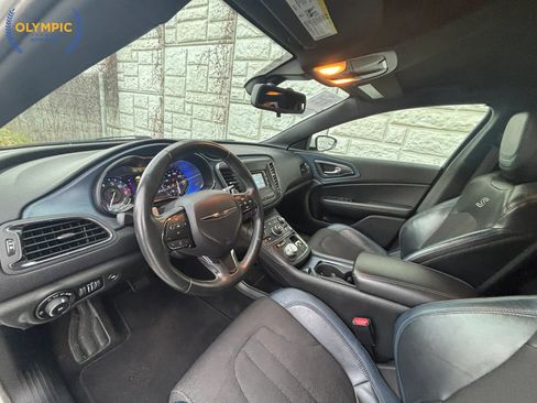 Used 2015 Chrysler 200 S image 17