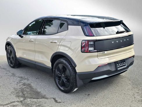 New 2026 Volvo EX30 Cross Country Ultra image 5