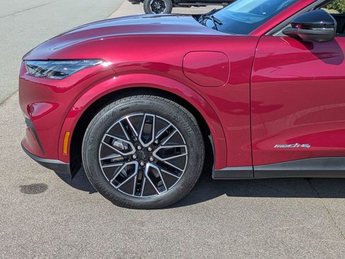 Certified 2025 Ford Mustang Mach-E Premium image 11