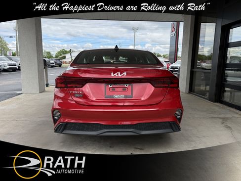 Used 2023 Kia Forte LXS w/ LXS Technology Package FWD image 8