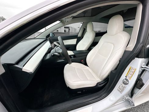 Used 2020 Tesla Model 3 Standard Range Plus image 13