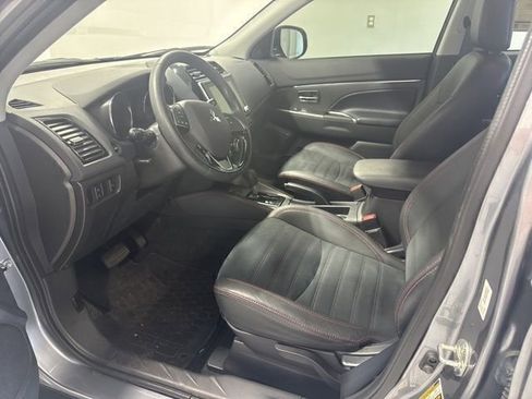 Used 2022 Mitsubishi Outlander Sport SE image 12