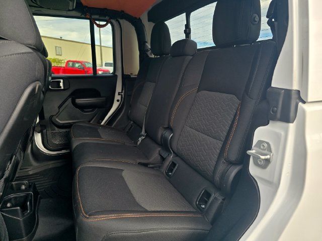 Used 2020 Jeep Gladiator Mojave AWD/4WD image 12