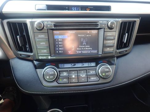 Used 2015 Toyota RAV4 XLE AWD/4WD image 5