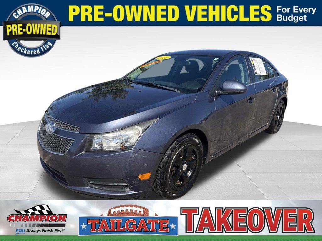 Used 2013 Chevrolet Cruze LT FWD image 1