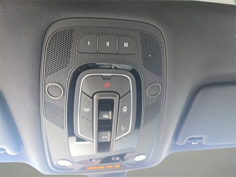 Used 2020 Audi SQ5 Premium Plus w/ Premium Plus Package image 16