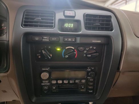 Used 2001 Toyota 4Runner SR5 AWD/4WD image 21