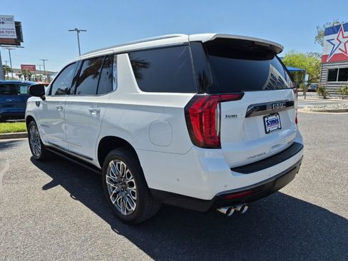 Used 2023 GMC Yukon Denali Ultimate image 3