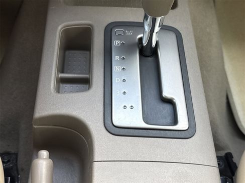 Used 2019 Nissan Frontier SL image 19