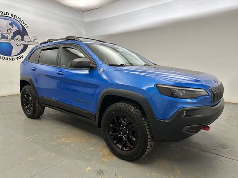 Used 2019 Jeep Cherokee Trailhawk w/ Cold Weather Group AWD/4WD image 13