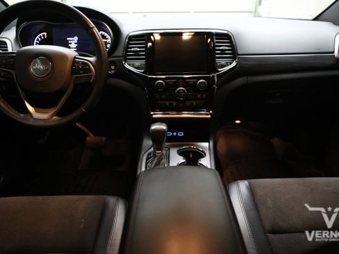 Used 2021 Jeep Grand Cherokee Laredo X AWD/4WD image 13