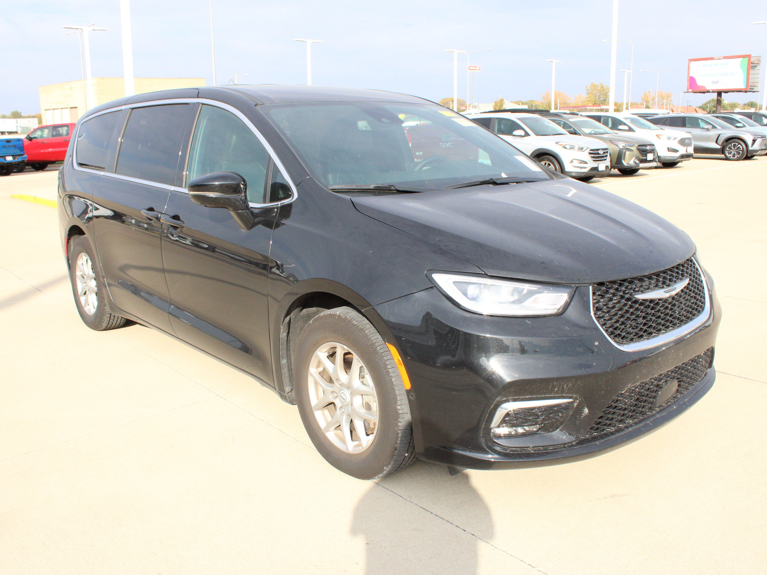 Used 2026 Chrysler Pacifica Select FWD image 7