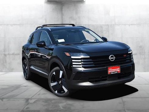 New 2025 Nissan Kicks SR image 2