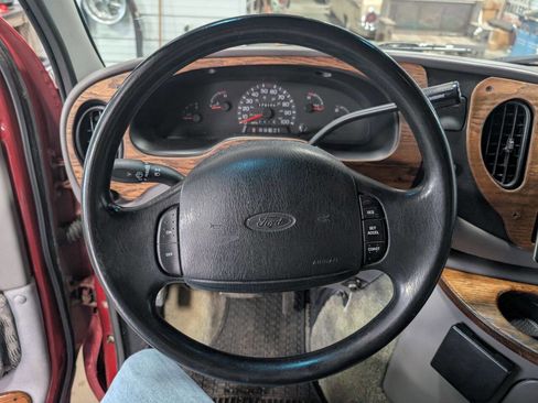 Used 1997 Ford E-250 and Econoline 250 Heavy-Duty Extended image 9