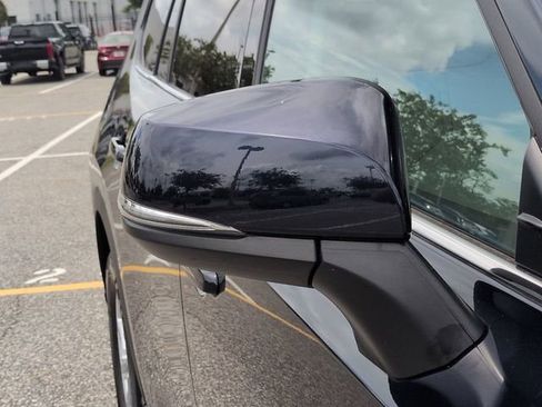 Certified 2024 Toyota Grand Highlander AWD image 12