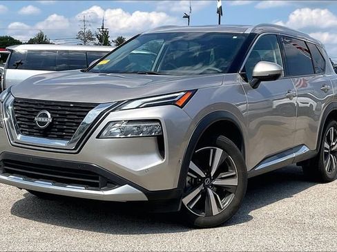 Used 2023 Nissan Rogue Platinum w/ Platinum Premium Package FWD image 3