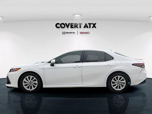 Used 2024 Toyota Camry LE FWD image 3