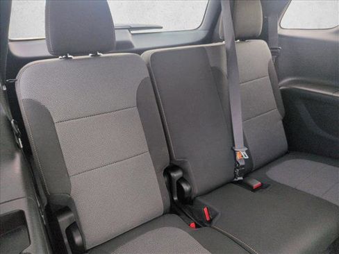 Used 2020 Chevrolet Traverse LT image 20