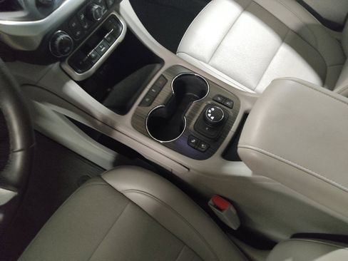 Used 2023 GMC Acadia SLT w/ Technology Package AWD/4WD image 26