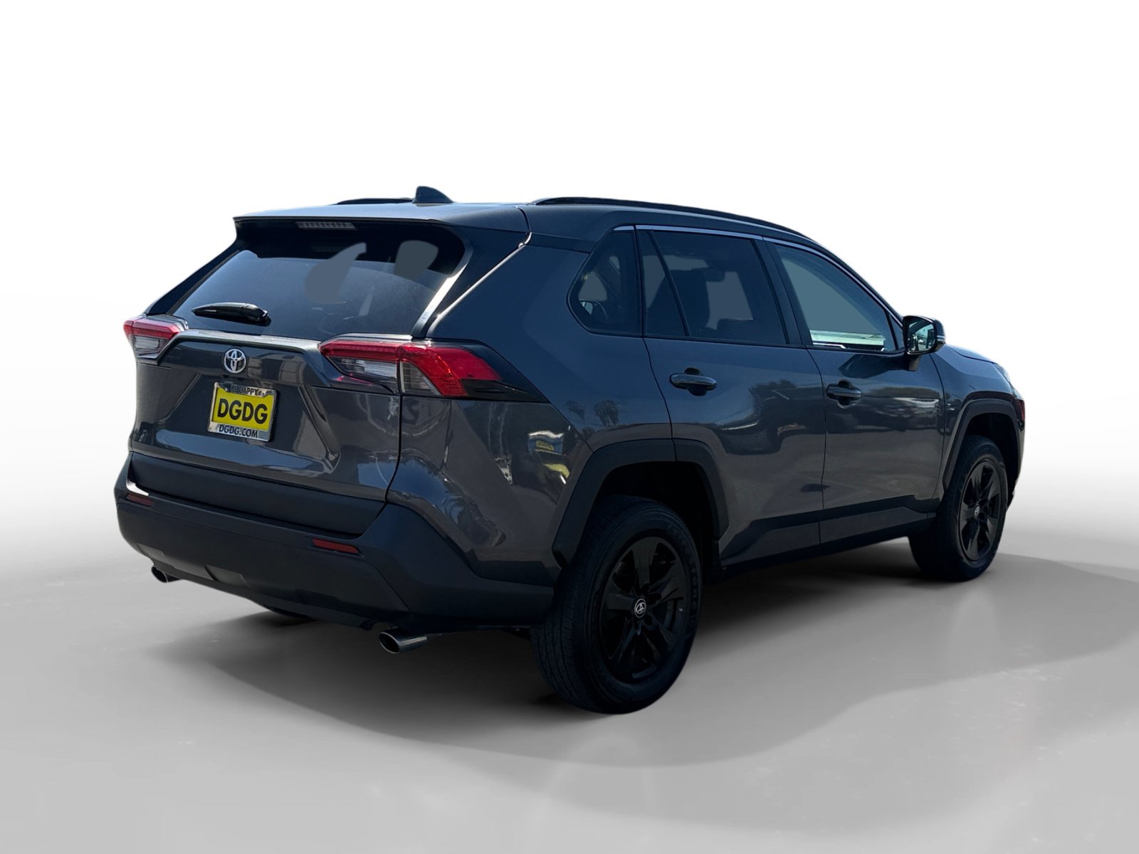 Used 2024 Toyota RAV4 XLE FWD image 5